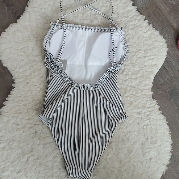 Roxy One-piece Ruffle Trim Swimsuit - Picture 9 of 12